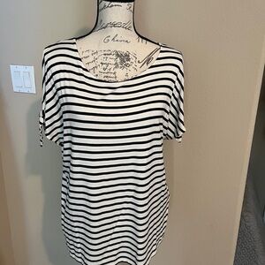 Calvin Klein Black & White Striped Cold Shoulder Top Size Medium